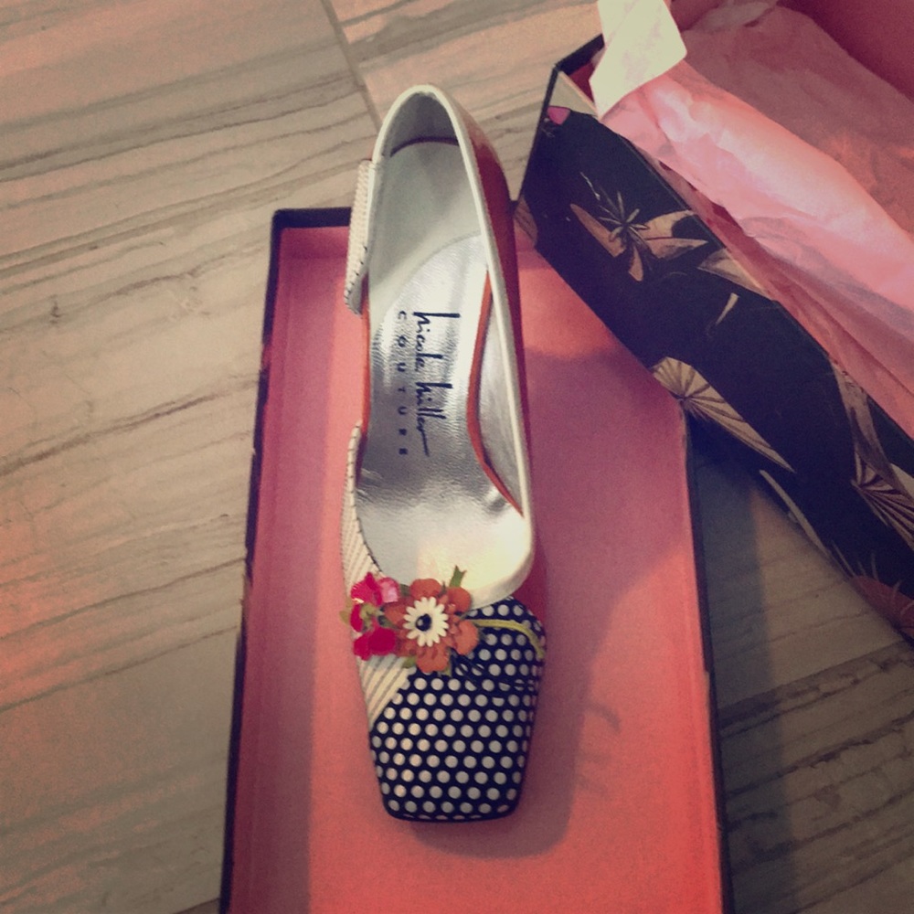 Nicole Miller couture shoes size 7